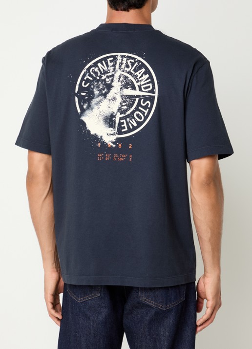Stone Island 2100001 T-shirt met logo- en backprint - detail donkerblauw
