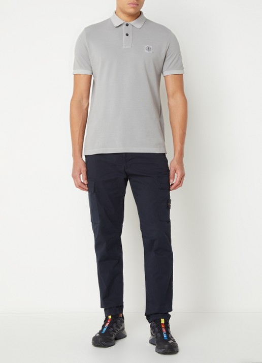Stone Island 2SC67 slim fit polo van piqué katoen met logo - voorkant 5 middengrijs