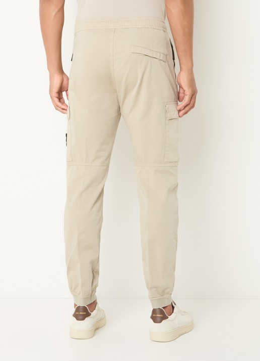 Stone Island 3100033 Slim fit cargobroek in wolblend met klepzakken - achterkant beige