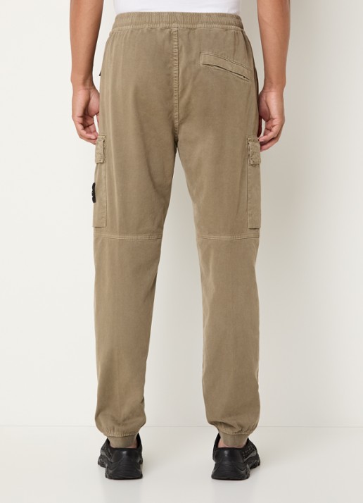 Stone Island 3100033 Tapered fit cargobroek met steekzakken en logo - achterkant 6 mosgroen