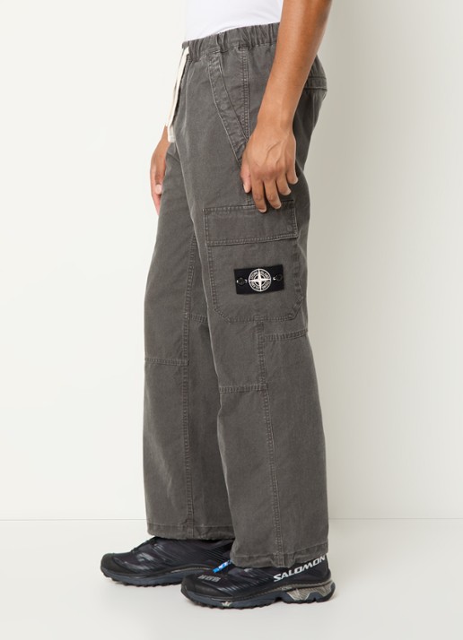 Stone Island 32T1 straight fit cargobroek  met logo - detail 3 grijs