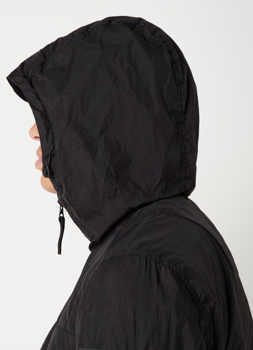 Stone Island 40922 windjack met capuchon en logo - detail 5 zwart