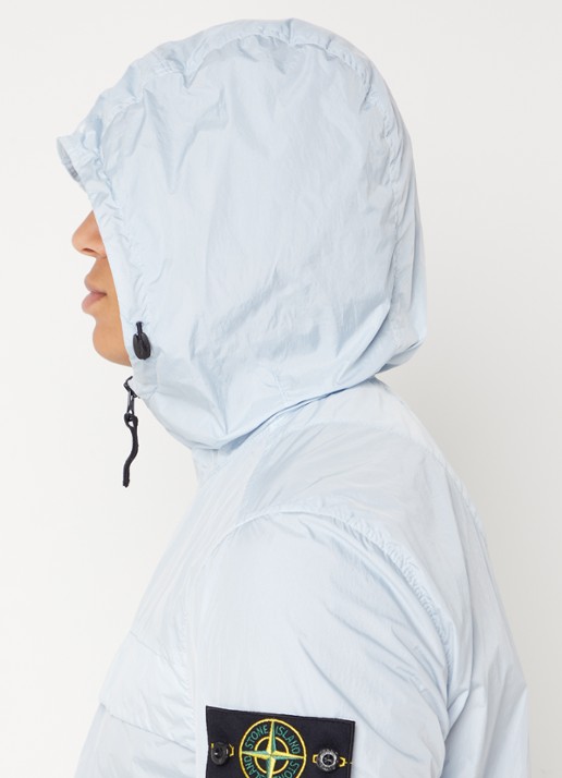 Stone Island 40922 windjack met capuchon en logo - detail 3 lichtblauw