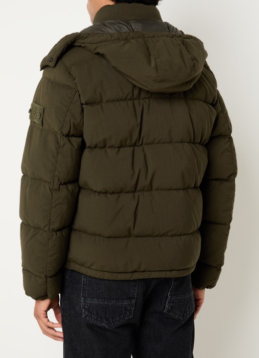 Stone Island 4100063 Puffer jack van scheerwol met donsvulling en afneembare capuchon - achterkant legergroen