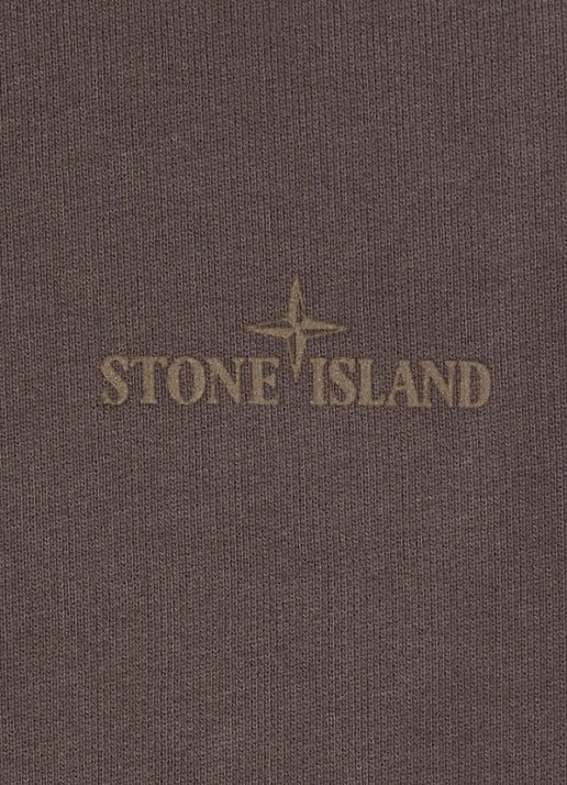 Stone Island 6100037 Sweater met logoprint - detail 2 lichtbruin