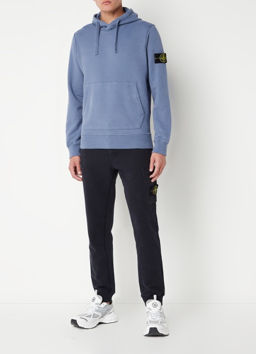 Stone Island 64120 Hoodie met logo - voorkant 4 staalblauw