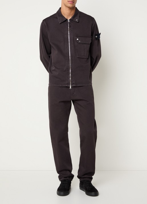 Stone Island J100005 Straight leg jeans met gekleurde wassing en steekzakken - voorkant 6 aubergine