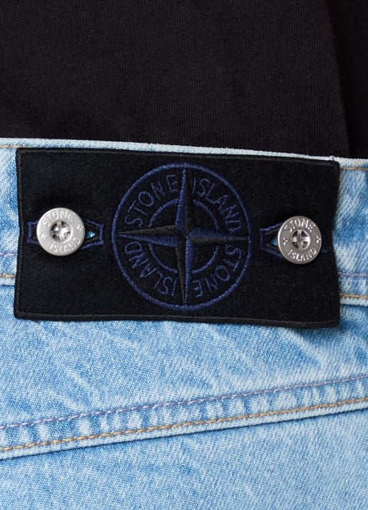 Stone Island J100006 Straight fit jeans met lichte wassing - detail 6 lichtblauw