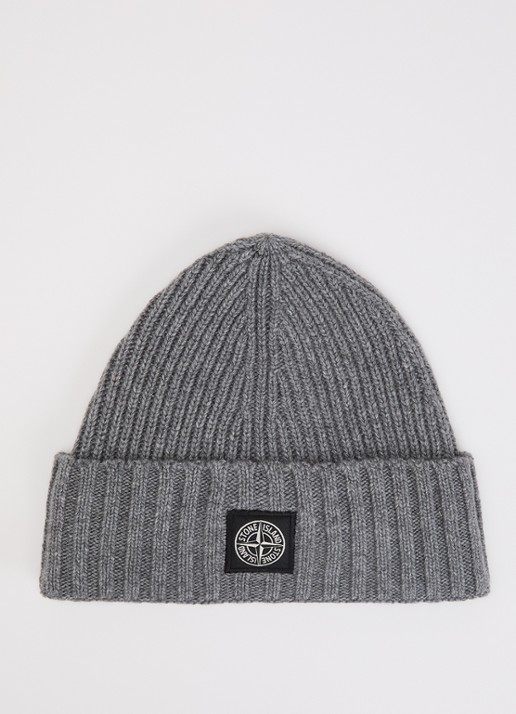 Stone Island Ribgebreide muts in scheerwolblend met logo - voorkant grijsmele