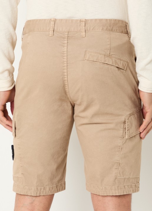 Stone Island S0004 Straight fit korte cargobroek met logo - achterkant 3 donkerbeige