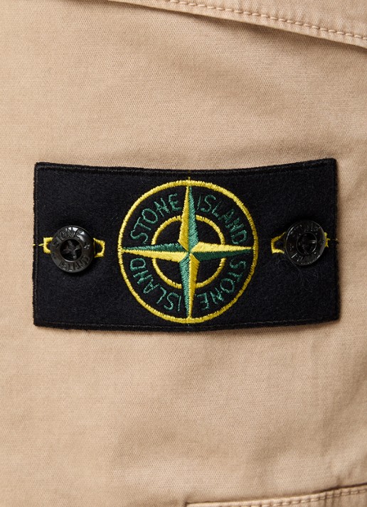 Stone Island S0004 Straight fit korte cargobroek met logo - detail 2 donkerbeige