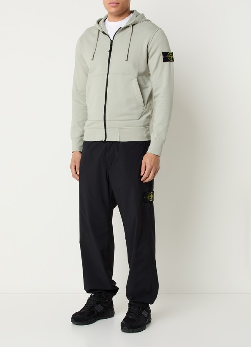 Stone Island S0051 sweatvest met capuchon en logo - voorkant 3 lindegroen