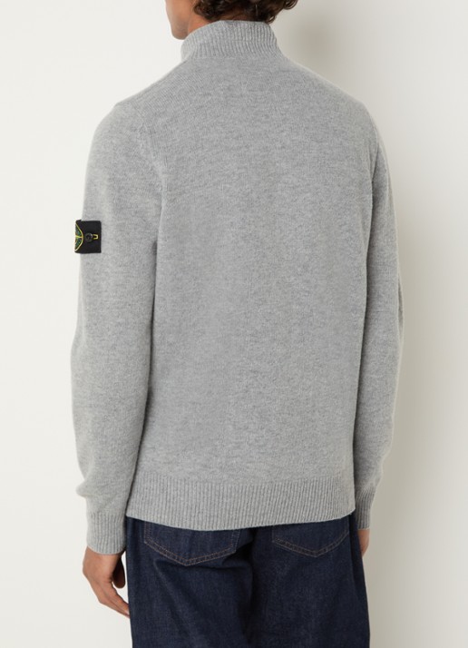 Stone Island S00A3 fijngebreide trui in wolblend met logo - achterkant lichtgrijs