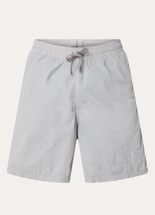 Stone Island S00F6 zwemshorts met steekzakken en logo - voorkant 3 lichtgrijs