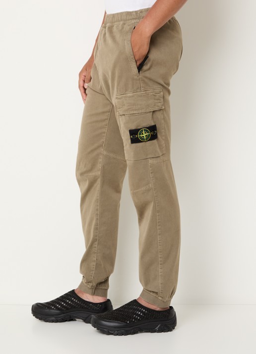 Stone Island S00L1 tapered fit cargobroek met steekzakken en logo - detail 2 mosgroen