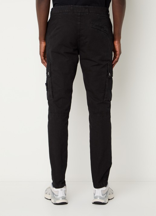 Stone Island S00WA slim fit cargobroek met logo - achterkant 4 zwart