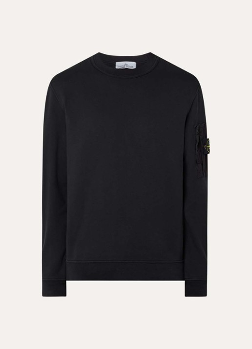 Stone Island S0410 sweater met opgestikte zak en logoborduring - voorkant zwart
