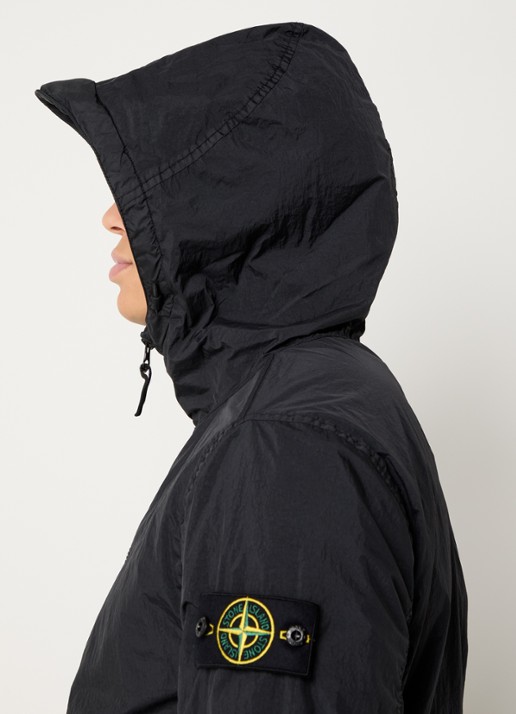 Stone Island S0A23 Jack met capuchon en logo - detail 2 zwart