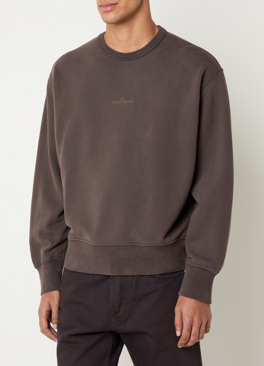 Stone Island S0E20 sweater met logoprint - achterkant 5 lichtbruin