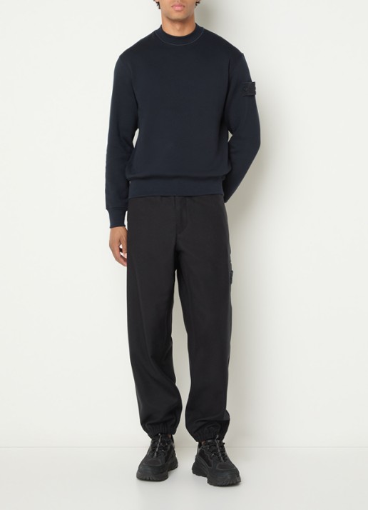 Stone Island S0F24 tapered fit cargobroek in scheerwolblend met klepzakken - voorkant 6 donkerblauw