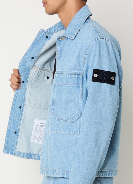Stone Island S0J33 spijkerjas met logo en steekzakken - detail 2 lichtblauw
