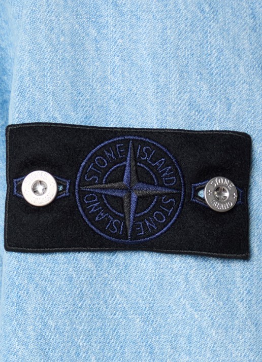 Stone Island S0J33 spijkerjas met logo en steekzakken - detail 3 lichtblauw