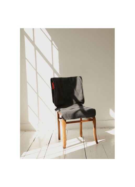 Stoov Big Hug XL Original oplaadbare warmtedeken 45 x 135 cm - voorkant 2 donkergrijs