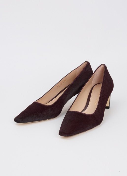 Stuart Weitzman Stassi 50 pump van ponyhair - detail 2 lichtpaars
