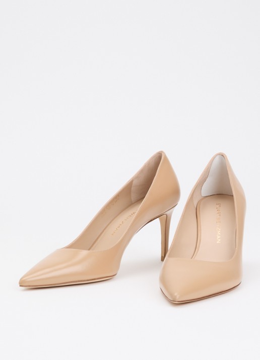 Stuart Weitzman Stuart Power 75 pump van kalfsleer - detail 2 camel