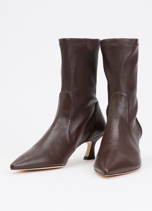 Stuart Weitzman Vinnie 50 enkellaarsje van leer - detail 2 chocoladebruin