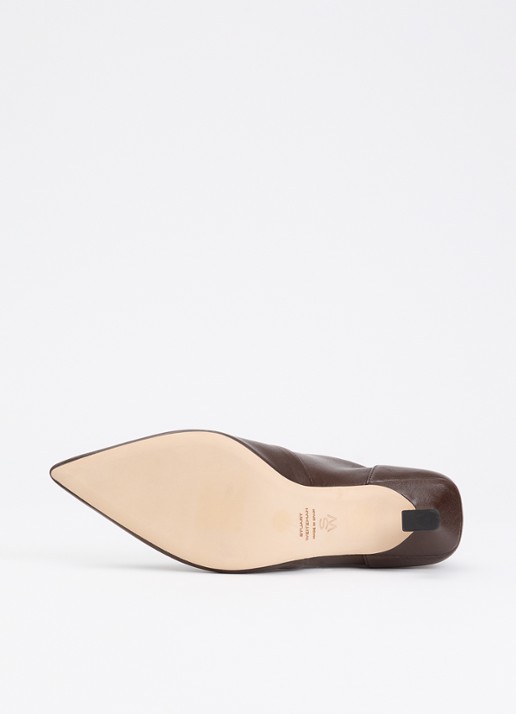 Stuart Weitzman Vinnie 50 enkellaarsje van leer - detail 3 chocoladebruin