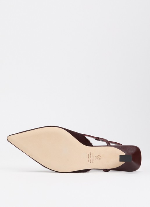 Stuart Weitzman Vinnie 50 slingback van suède met details van leer - detail 5 bordeauxrood