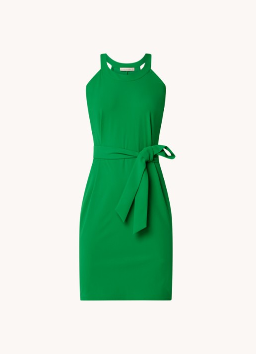 Studio Anneloes Carry mini jurk van travelstof met strikceintuur - voorkant 3 groen
