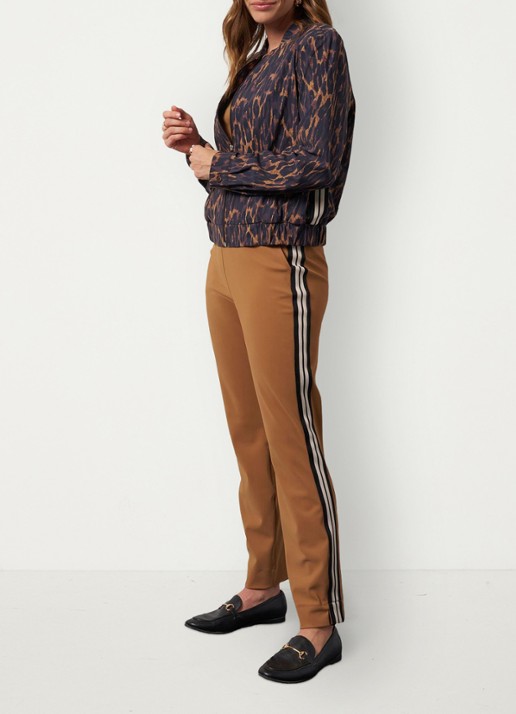 Studio Anneloes Elliot bomberjack met dierenprint - voorkant 2 oranjebruin