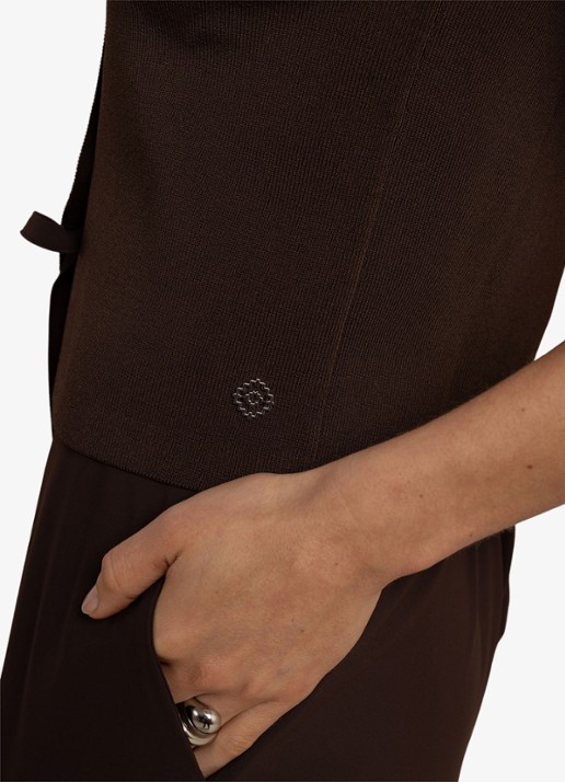 Studio Anneloes Fenna ribgebreide gilet met sierknopen  - detail 5 bruin