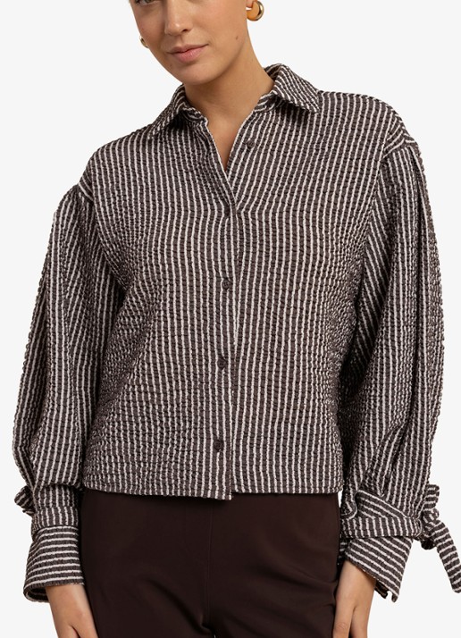 Studio Anneloes Ivara blouse met structuur en streepprint - detail bruin