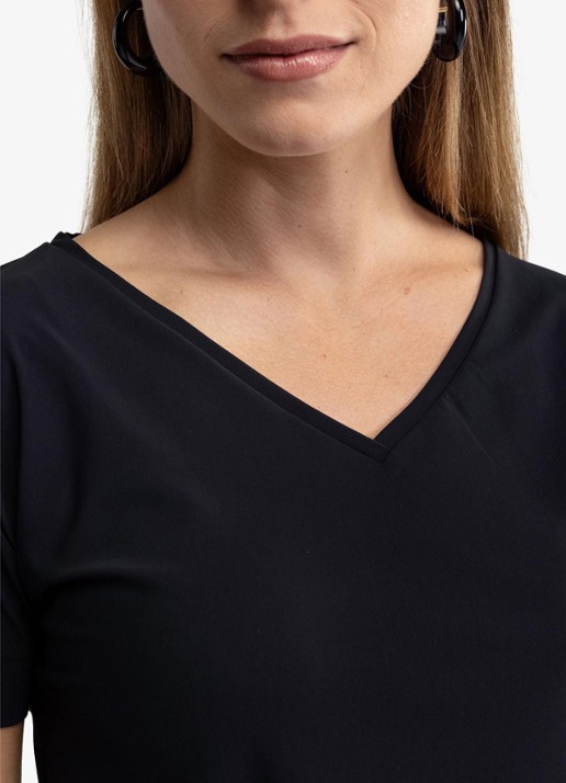 Studio Anneloes Roller T-shirt met V-hals - detail 5 zwart