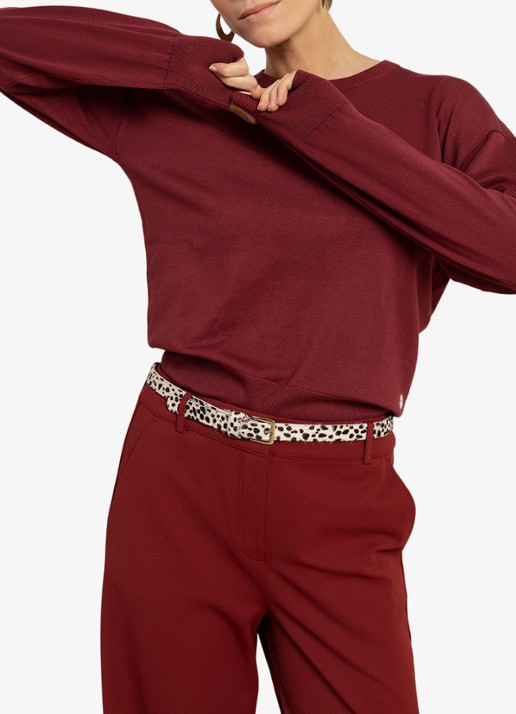 Studio Anneloes Ruth fijngebreide pullover met ronde hals - detail 2 cranberryrood