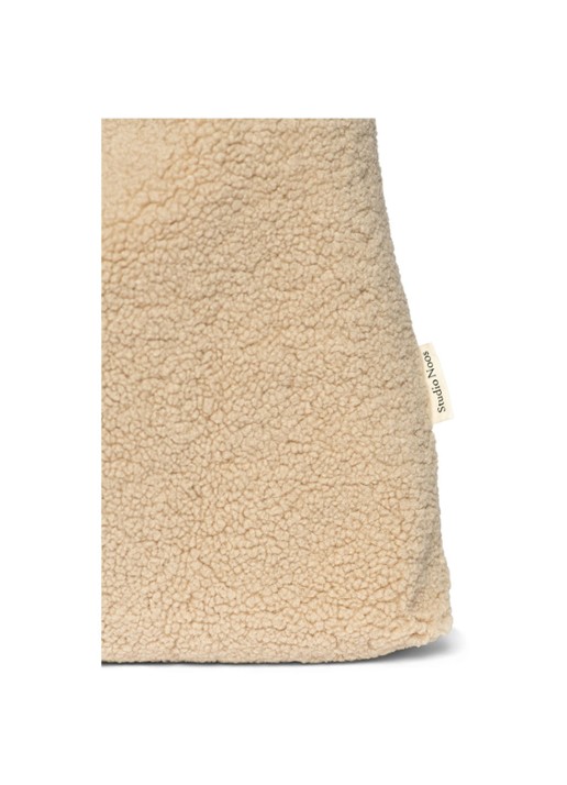 Studio Noos Chunky Mom-Bag van teddy - detail 2 zand