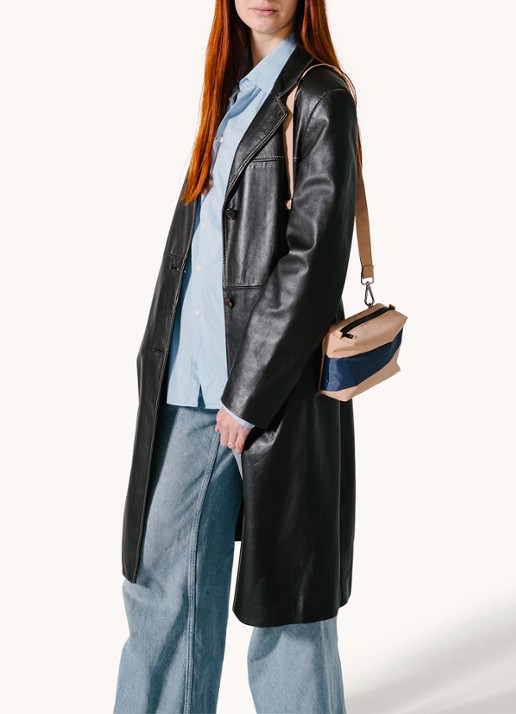 SUSAN BIJL Bum Bag Medium crossbodytas met waterafstotende coating - voorkant 3 camel