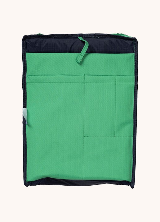 SUSAN BIJL The New Backpack waterafstotende rugzak met 13 inch laptopvak - detail groen