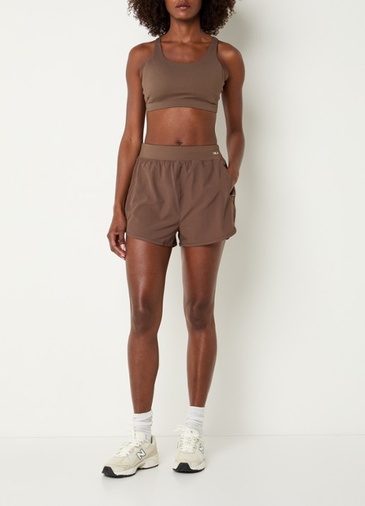 TALA SkinLuxe sport bh met medium support - voorkant 4 bruin