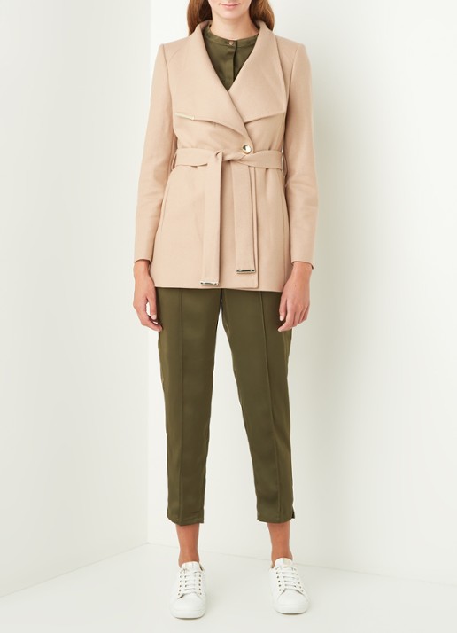 Ted Baker Rosess mantel in kasjmierblend met strikceintuur - voorkant 4 camel