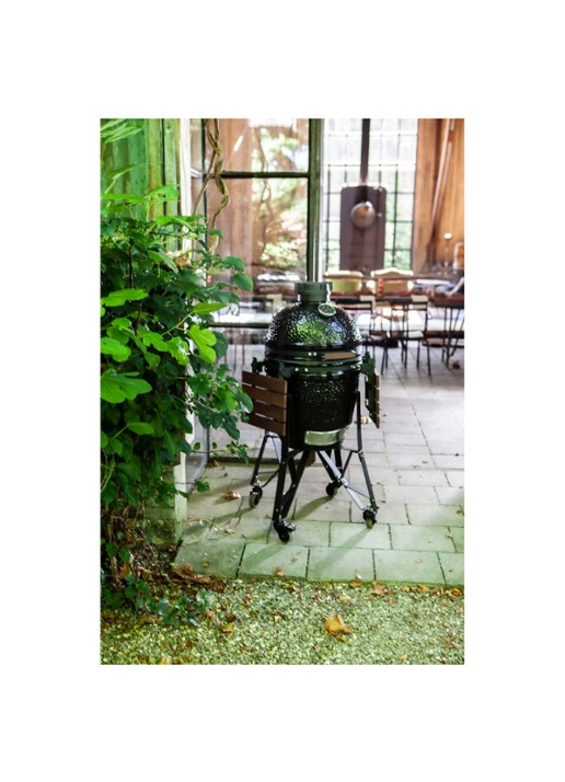 The Bastard Complete Medium 2022 kamado barbecue met verrijdbaar onderstel en zijtafel - detail 2 zwart