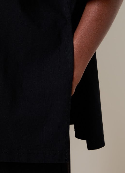 The Frankie Shop Anira T-shirt met schoudervulling - detail 4 zwart