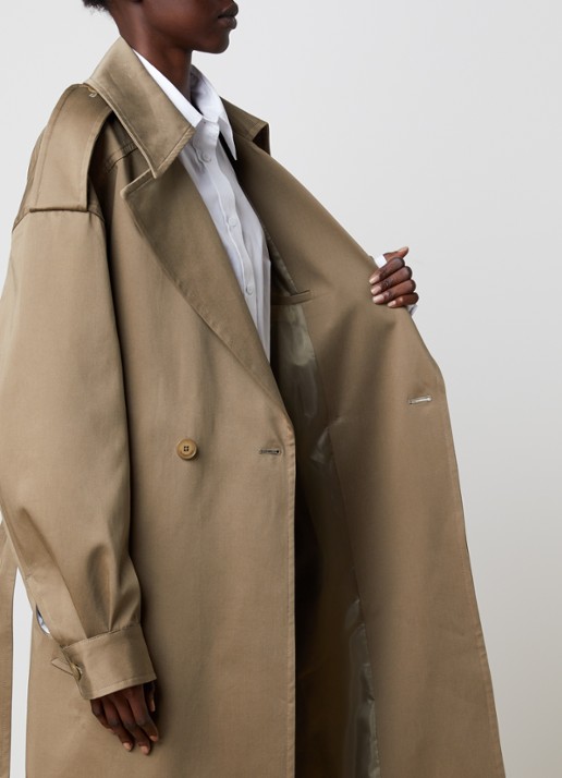 The Frankie Shop Esben trenchcoat met strikceintuur - detail 4 zand