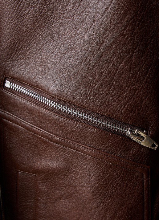 The Frankie Shop Hudson bomberjack van imitatieleer met opstaande kraag - detail 6 roodbruin