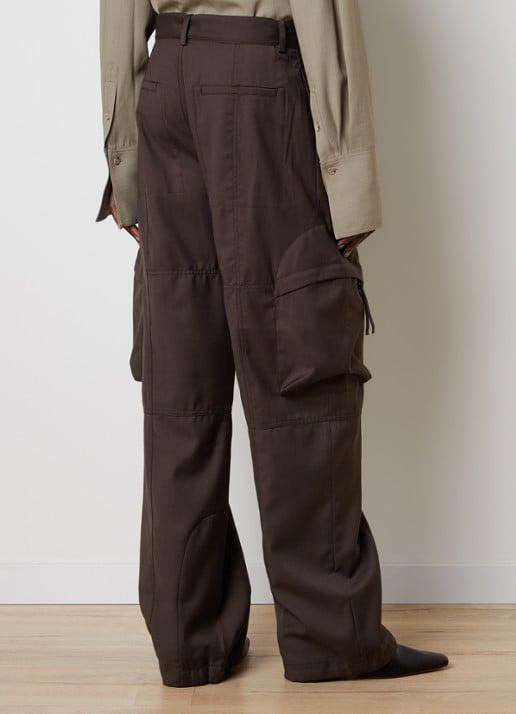 The Frankie Shop Kelly high waist straight fit cargobroek in wolblend - achterkant 5 donkerbruin