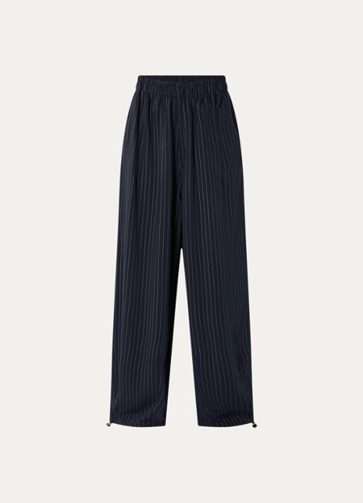 The Frankie Shop Oakdale mid waist balloon fit broek met steekzakken - voorkant donkerblauw