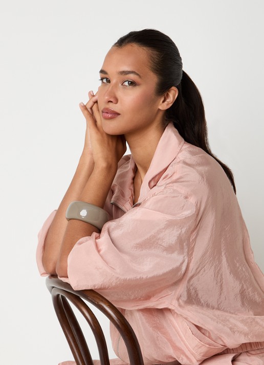 The Frankie Shop Tfs Glossy bangle - voorkant 2 taupe